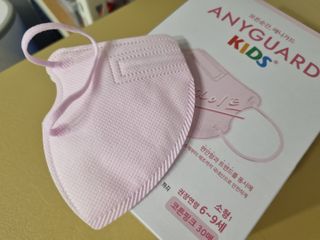 [애니가드] 키즈 라이트 KC인증 새부리형 패션 컬러마스크 30매 소형 어린이 — 5점을 준 리뷰어가 2022년 7월 올린 사용 사진