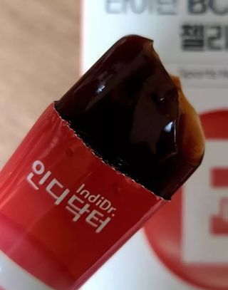 [인디닥터] 타이탄 BCAA 프로틴 젤리스틱 — 5점을 준 리뷰어가 2022년 5월 올린 사용 사진