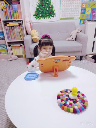 상상e상 아델라 LPM 원형 접이식테이블 — 5점을 준 리뷰어가 2021년 12월 올린 사용 사진