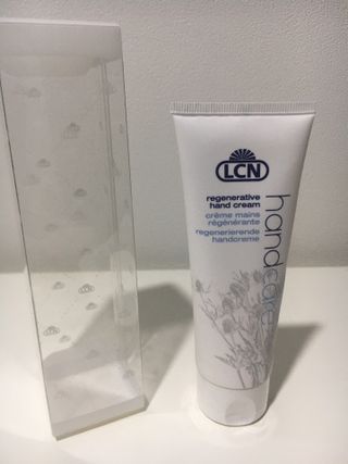LCN(엘씨엔) LCN 리제너러티브 핸드크림 75ml 주름개선 고보습 재생핸드크림 — 5점을 준 리뷰어가 2022년 8월 올린 사용 사진