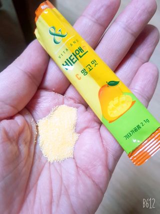 비타앤C 레몬맛, 망고맛 — 5점을 준 리뷰어가 2021년 5월 올린 사용 사진