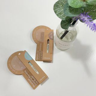 [후르디아] 올리브영 착한보습 비건 립버터 2종 — 5점을 준 리뷰어가 2022년 2월 올린 사용 사진