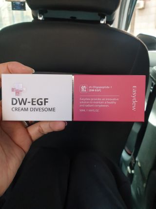 이지듀 DW-EGF 크림 다이브좀_콜라겐이 쏙쏙, 탄력피부로 다이빙 — 5점을 준 리뷰어가 2021년 2월 올린 사용 사진