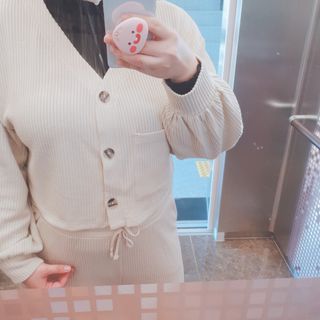 프런투라인 비마이 봄버 포켓 크롭 가디건 — 5점을 준 리뷰어가 2022년 3월 올린 사용 사진