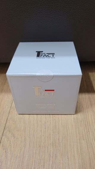 The Fact 더 팩트 내추럴 에스에프엔 에이틴 시니어 크림 — 4.5점을 준 리뷰어가 2021년 2월 올린 사용 사진