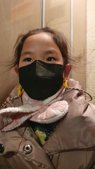 [심폐소생소] 오늘의마스크 KF94 소형 초등학생 어린이 마스크 — 5점을 준 리뷰어가 2021년 12월 올린 사용 사진