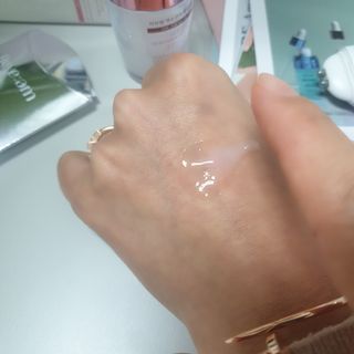 나우 [리브엠] 123억개 엑소좀으로 채운 눈부신 광채, 엑소코어 화이트닝 텐션 앰플 — 5점을 준 리뷰어가 2023년 11월 올린 사용 사진