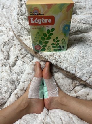 [레제르] 아로마 수액패치 발패치 30매입 -라벤더향/유칼립투스향/대나무향 — 5점을 준 리뷰어가 2022년 3월 올린 사용 사진