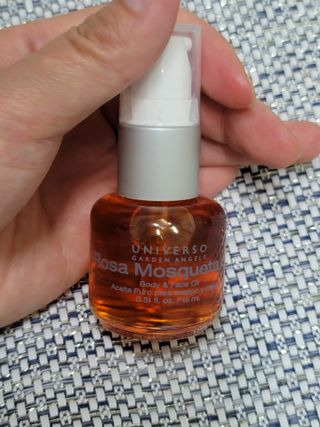 유니베르소 로즈힙 오일 15ml — 3점을 준 리뷰어가 2021년 6월 올린 사용 사진