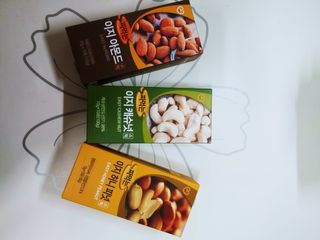 짜먹는 이지견과 짜먹는 이지아몬드, 짜먹는 이지허니피넛, 짜먹는 이지캐슈넛 각 10g X  10포 — 5점을 준 리뷰어가 2021년 2월 올린 사용 사진