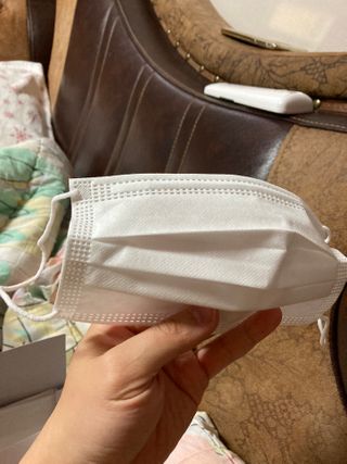 위케어 원데이 덴탈마스크 50매 화이트 대형 국내생산 — 5점을 준 리뷰어가 2021년 2월 올린 사용 사진