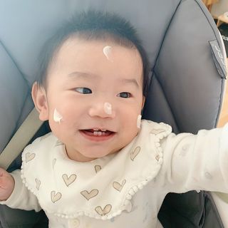 mom e 맘이 내추럴 베이비 케어 크림+바디오일 — 5점을 준 리뷰어가 2021년 1월 올린 사용 사진