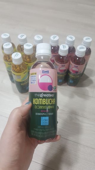 더그레잇티 콤부차 [매일유업] 더그레잇티 44kcal 콤부차 300ml *12개입 (오리지널 6개+베리리치 6개) — 5점을 준 리뷰어가 2023년 7월 올린 사용 사진