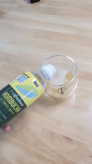 더그레잇티 콤부차 300ml *12개입 (오리지널 6개+베리리치 6개) — 5점을 준 리뷰어가 2022년 7월 올린 사용 사진