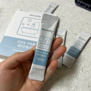 아토컴피 신생아도 사용가능한 무알러지 바디워시 & 여행키트 ( 독일 임상시험 완료 / 영유아 탑투토 워시 겸용 ) — 5점을 준 리뷰어가 2022년 9월 올린 사용 사진