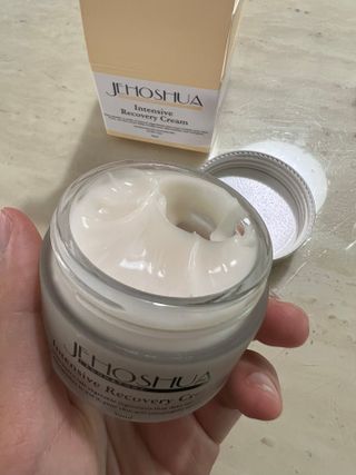 조슈아랩 인텐시브 리커버리 토너, 인텐시브 리커버리 크림 — 5점을 준 리뷰어가 2022년 7월 올린 사용 사진