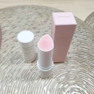 트윙클라 안티링클 샤이닝 멀티밤 — 5점을 준 리뷰어가 2022년 7월 올린 사용 사진