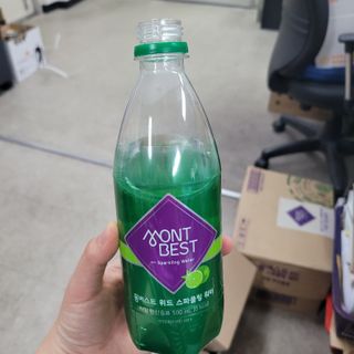 몽베스트 Montbest with Sparkling water Lime20병 — 4점을 준 리뷰어가 2022년 5월 올린 사용 사진