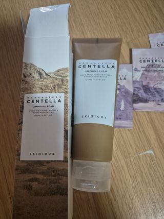 스킨1004 [SKIN1004] 마다가스카르 센텔라 앰플 폼 125ml — 5점을 준 리뷰어가 2024년 8월 올린 사용 사진