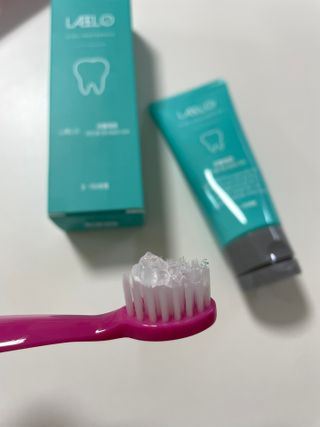 치과에서 쓰는 치약 _ 라벨제로 저불소 꼬마, 키즈, 유아, 베이비, 주니어 안전한 어린이치약 — 5점을 준 리뷰어가 2023년 1월 올린 사용 사진