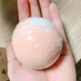 버블데이 아로마/과일 거품 입욕제 — 5점을 준 리뷰어가 2021년 7월 올린 사용 사진