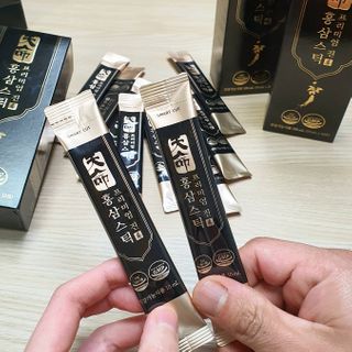 헬스업_천명진프리미엄홍삼스틱_10ml x 30포 — 5점을 준 리뷰어가 2021년 2월 올린 사용 사진