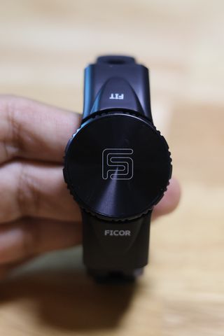 FDA승인 특허받은 손목 보호대 피코밴드 핏 2023 신제품 — 5점을 준 리뷰어가 2023년 10월 올린 사용 사진