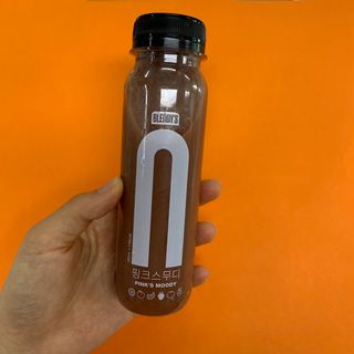 BLENDY'S 핑크 스무디+블론디 스무디 — 5점을 준 리뷰어가 2021년 10월 올린 사용 사진