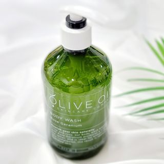 올리브 오일 스킨케어 컴퍼니 [OOSC] 향기로운 보습 로즈 제라늄 바디워시 500ml — 5점을 준 리뷰어가 2021년 5월 올린 사용 사진