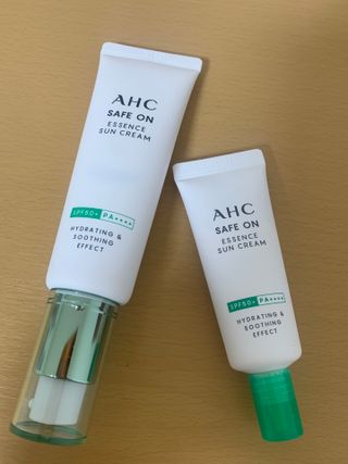 [AHC] 세이프온 에센스 선크림 올리브영 스페셜 증정 기획세트 — 5점을 준 리뷰어가 2022년 6월 올린 사용 사진