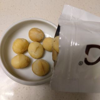 도이퉁 마카다미아 넛 90g  로얄 마카넛 오리지널 쏠트 허니 — 4점을 준 리뷰어가 2021년 3월 올린 사용 사진