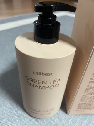 프리마인 더이상 뻣뻣하고 효과없는 탈모샴푸는 NO. 근본부터 케어하는 셀베이스 그린티샴푸(500ml) — 4.5점을 준 리뷰어가 2023년 5월 올린 사용 사진