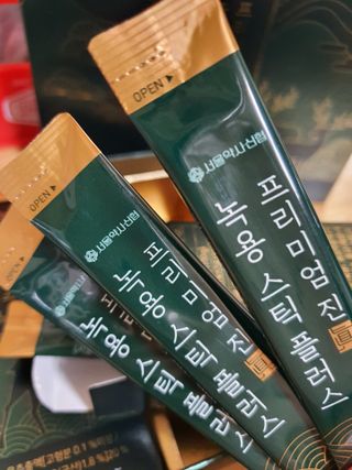서울약사신협_프리미엄 진 녹용스틱 플러스10g x 30포 — 5점을 준 리뷰어가 2021년 7월 올린 사용 사진
