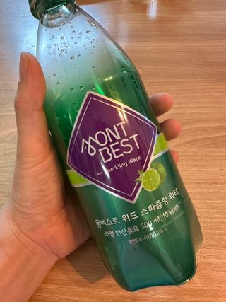 몽베스트 Montbest with Sparkling water Lime20병 — 4.5점을 준 리뷰어가 2023년 3월 올린 사용 사진