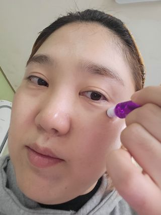 크리스티앙 브르통 리프톡스 아이세럼 펩타이드 롤온 스틱 — 5점을 준 리뷰어가 2022년 10월 올린 사용 사진