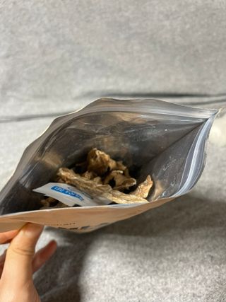[보헤리] 국내산 강아지 육포간식 바삭 64 2종 — 5점을 준 리뷰어가 2022년 4월 올린 사용 사진