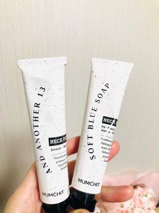 멈칫(MUMCHIT) 넥퍼퓸 NECKPERFUME 2가지 향 — 5점을 준 리뷰어가 2021년 12월 올린 사용 사진