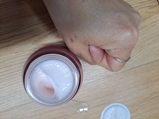 [후르디아]  탱글탱글 석류 고보습 탄력 크림 — 5점을 준 리뷰어가 2021년 3월 올린 사용 사진