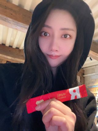 디오르 버닝레드 — 5점을 준 리뷰어가 2022년 1월 올린 사용 사진