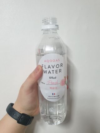 아쿠아스 플레이버워터 ★[아쿠아스] 제로칼로리 플레이버워터 복숭아/청포도 1BOX 20개입 — 5점을 준 리뷰어가 2021년 4월 올린 사용 사진