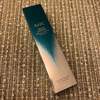 [NEW 탄력유턴 아이크림] AHC 유스 래스팅 리얼 아이크림 포 페이스 — 4.5점을 준 리뷰어가 2021년 3월 올린 사용 사진