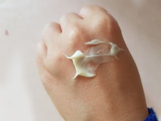 AYU25[아유트웬티파이브]다마스크로즈워터 베이스 천연 수분 촉촉 크림 — 5점을 준 리뷰어가 2021년 5월 올린 사용 사진