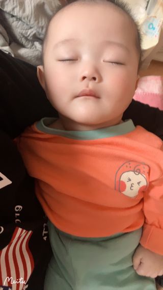 유비맘 캔디팡팡 내의/내복 상하 세트 — 5점을 준 리뷰어가 2021년 3월 올린 사용 사진