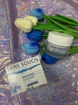 산수시 아쿠아 베네핏 24h 수부지 물광 속건조 수분크림 50ml — 4.5점을 준 리뷰어가 2021년 7월 올린 사용 사진