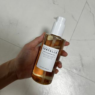 스킨1004 [SKIN1004] 마다가스카르 센텔라 라이트 클렌징 오일 200ml — 5점을 준 리뷰어가 2024년 7월 올린 사용 사진