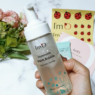 아임오 페미닌워시 150ML + 페미닌티슈6입 + 아임오스티커 + 쿠폰북 — 5점을 준 리뷰어가 2021년 10월 올린 사용 사진