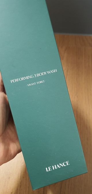 르핸스 퍼포밍 3 바디워시 비반트포렛/베티버포그 — 4점을 준 리뷰어가 2023년 2월 올린 사용 사진