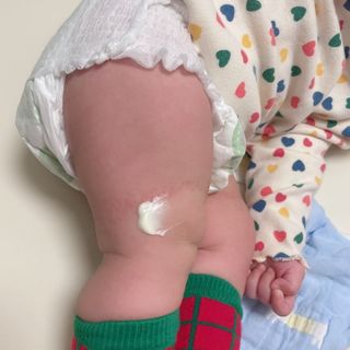 mom e 맘이 내추럴 베이비 케어 크림+바디오일 — 4점을 준 리뷰어가 2021년 1월 올린 사용 사진