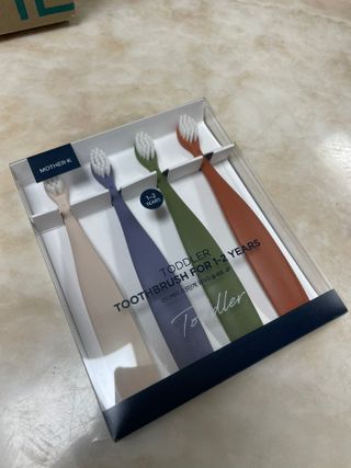 마더케이 0.5단계 유아 칫솔 세트 — 5점을 준 리뷰어가 2021년 11월 올린 사용 사진