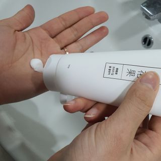 [베러오리진] 무화과 크리미 딥 폼 클렌저/피부 노폐물 & 미세먼지 99 세정 인증 민감성 피부 무자극 인증 — 5점을 준 리뷰어가 2021년 12월 올린 사용 사진